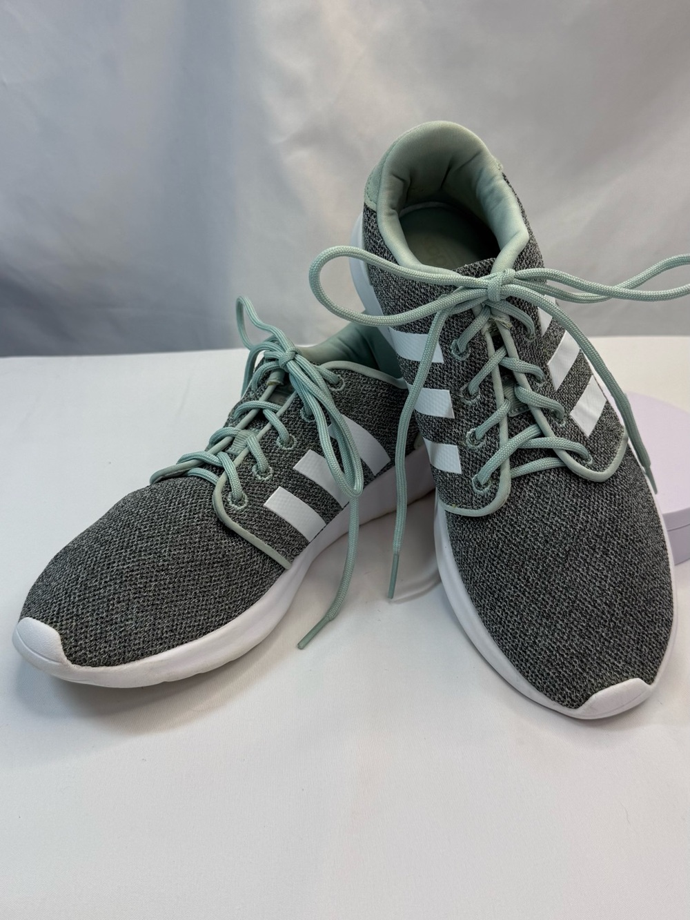 Adidas Women’s 8.5 Cloudfoam Lightweight Grey & Mint Running Sneakers EUC